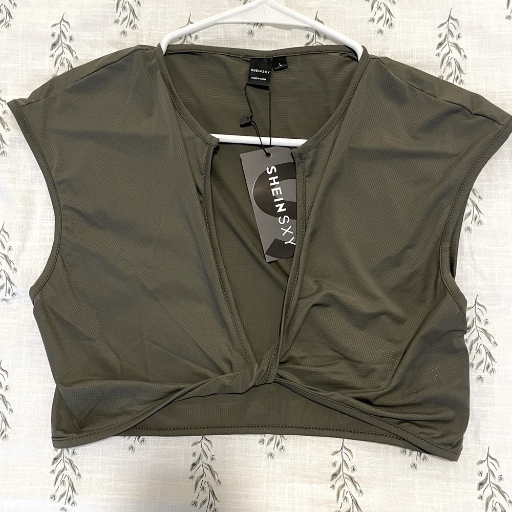 Womens Crop Top With Twist. Size L.